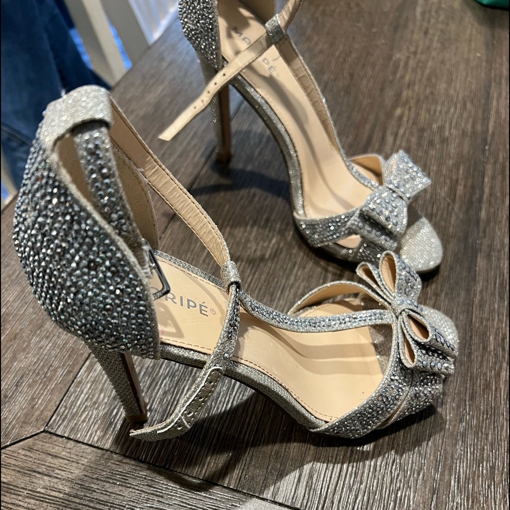 Heels - Picture 2 of 2